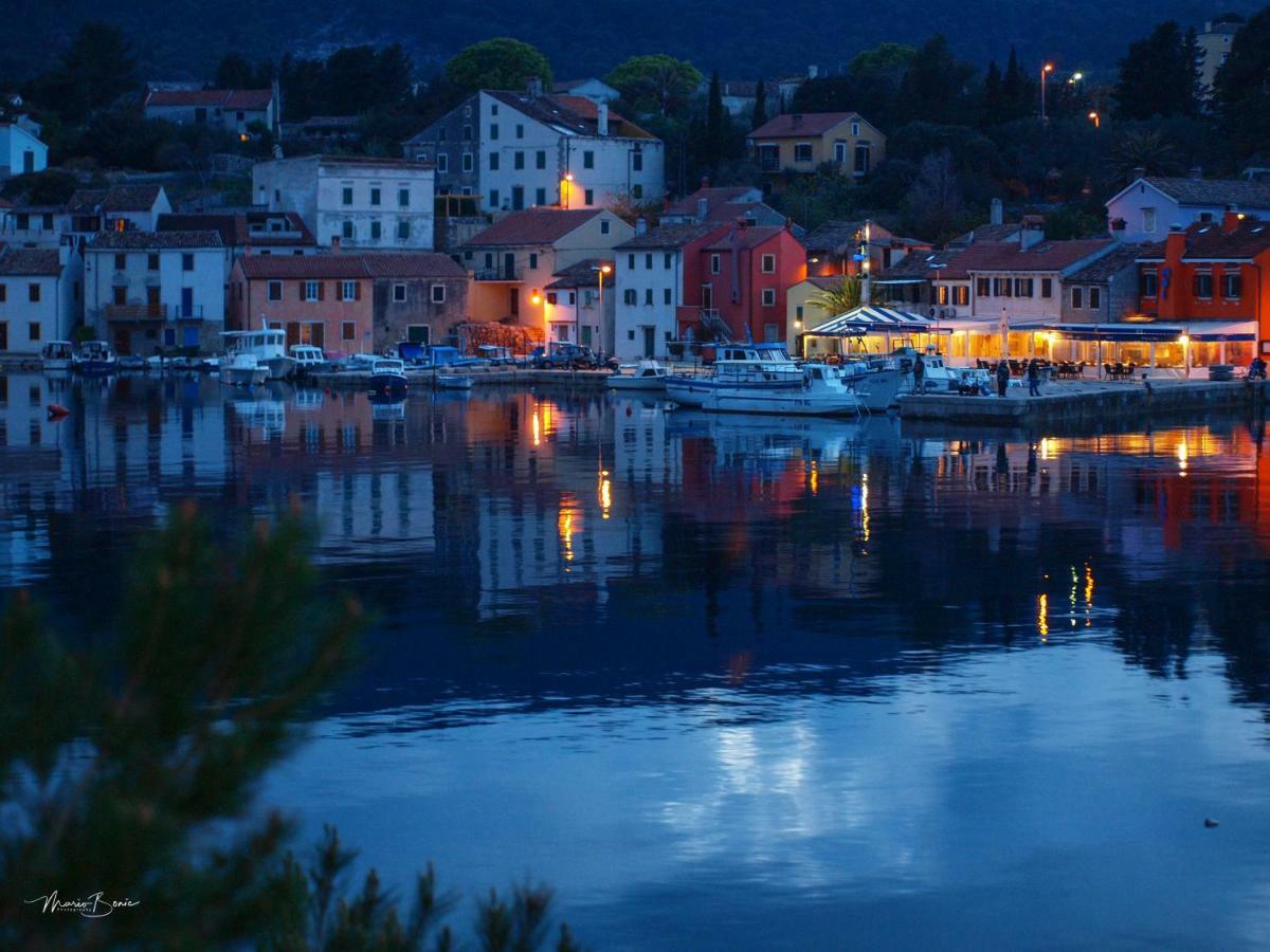 Amaryllis Residence, Apartment Diana & Deluxe Rooms With Shared Kitchen Veli Losinj Exterior photo